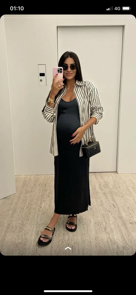 Chic Pregnancy Style, Fluffy Earrings, Baddie Winkle, Pregnacy Fashion, Summer Pregnancy Outfits, Prego Outfits, Spring Maternity Outfits, Fall Maternity Outfits, Casual Maternity Outfits