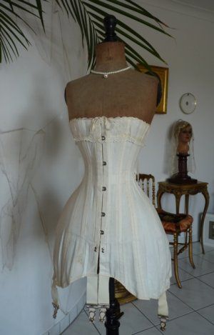 Edwardian Corsets, Jude Duarte, Victorian Corset, 1910s Fashion, Corset Pattern, 20th Century Fashion, Edwardian Dress, Vintage Corset, Corsets And Bustiers