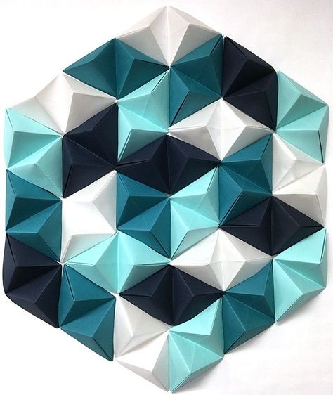 paper wall art, diy wall art, paper art Origami Triangle, Paper Wall Art Diy, Origami Wall, Origami Wall Art, Geometric Origami, Construction Paper Crafts, Diy Wand, Folding Origami, Modular Origami