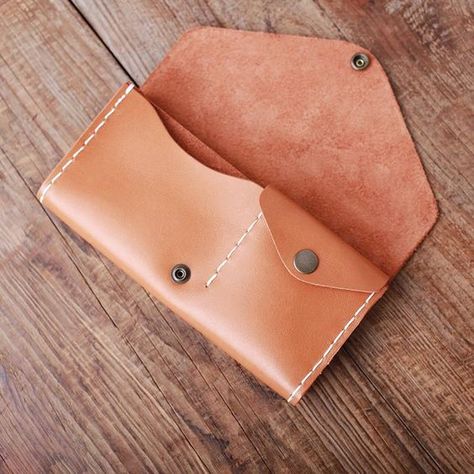 Diy Leather Wallet, Small Leather Purse, Leather Wallet Pattern, Cheap Purses, Handmade Wallets, Handmade Leather Wallet, Phone Purse, Leather Wallets, Leather Projects