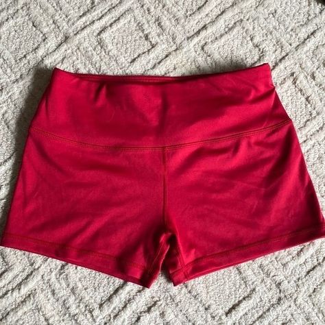 Red Gym Shorts, Amazon Pants, Fitness Wear Outfits, Red Shorts, Cute Simple Outfits, Dream Clothes, Athletic Shorts, Cute Casual Outfits, Simple Outfits