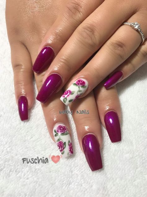 Fuschia coffin Dark Magenta Nails Design, Dark Fuschia Nails, Prom Nails Fushia, Fuchsia Nails Design, Magenta Coffin Acrylic Nails, Magenta Nails Design, Fuschia Nails, Magenta Nails, Formal Nails