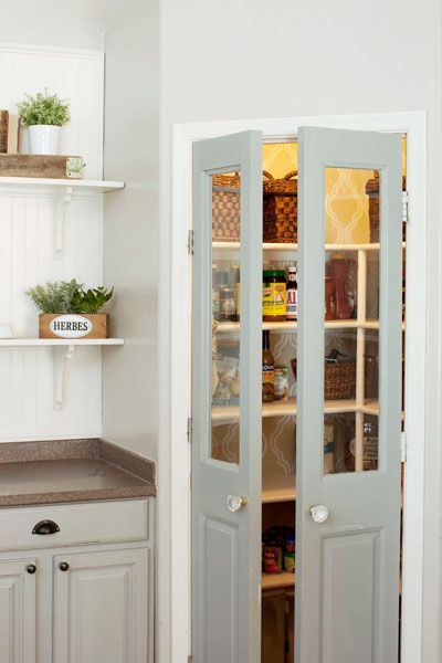 Kitchen Pantry Doors, Corner Pantry, Small Pantry, Space Saving Kitchen, Kitchen Organization Pantry, Kitchen Pantry Design, Kitchen Pantry Cabinets, Porte Decorate, Farmhouse Kitchen Design