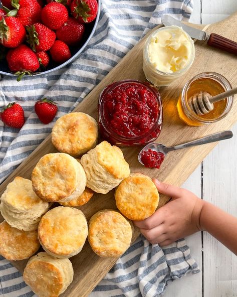 Small Batch Strawberry Jam, Greek Yogurt Biscuits, Strawberry Jam Without Pectin, Yogurt Biscuits, Food Sauces, Fluffy Biscuits, How To Make Biscuits, Healthy Comfort, Buttery Biscuits