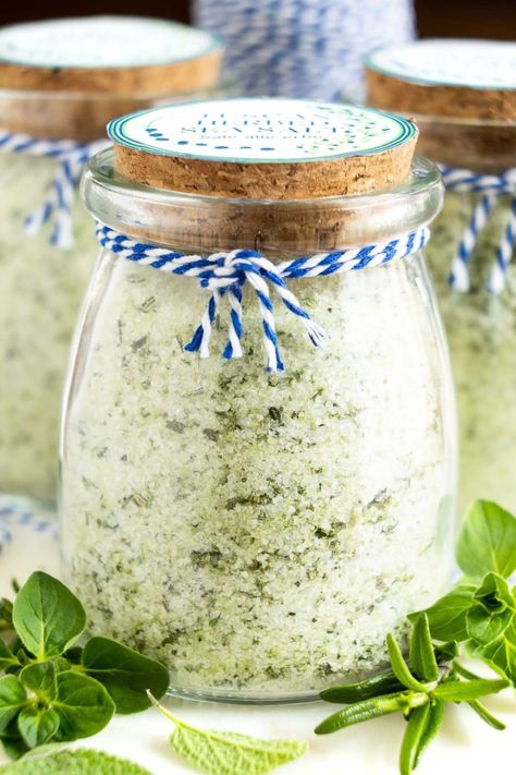 This fabulous Tuscan Herbed Sea Salt blend is a magical seasoning with an intoxicating aroma that transforms everything from ordinary to extraordinarily delicious. It's like taking a culinary journey to Italy! #tuscanherbedseasalt, #italianseasalt Salt Mix Recipes, Infused Salt Recipes, Herb Salts, Herbed Salt, Flavored Salts Recipes, Herb Salt Recipe, Flavored Salt, Herbal Kitchen, Herb Salt