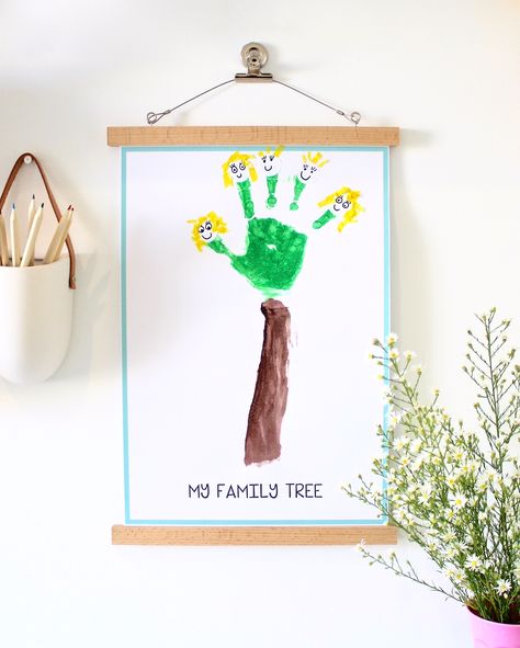 Family Tree Craft Activity Ideas for Kids International Family Day Craft, Family Tree Ideas For Kids School, Family Tree Handprint Art, Family Day Crafts For Kids, My Family Art And Craft Preschool, Family Tree Craft For Kids, My Family Activities Preschool, Family Tree Ideas For Kids, Family Tree Kindergarten