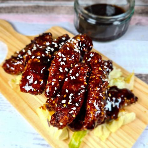 Sticky Sesame Chicken, Chilli Beef Recipe, Chicken Strips Recipe, Crispy Chilli Beef, Chicken Strip Recipes, Fakeaway Recipes, Sesame Chicken Recipe, Sticky Chicken, Low Calorie Cooking