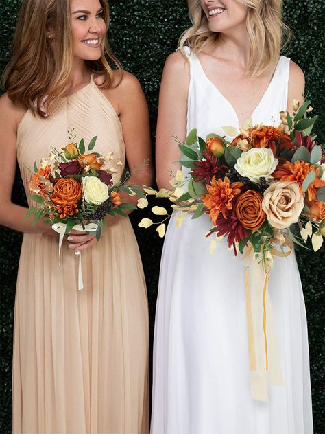 Bridesmaid bouquet white