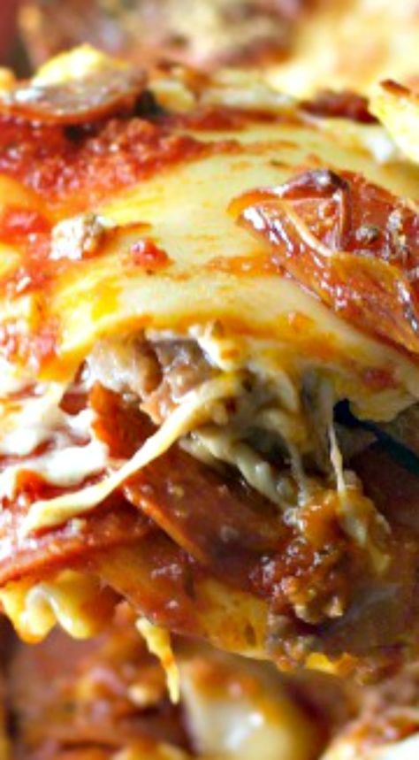 Cowboy Lasagna ~ A terrific version of Pepperoni Lasagna, a recipe from Trish Yearwood... This is easy to make and very filling. Lasagna With Pepperoni Recipes, Pepperoni Lasagna Recipes, Bacon Lasagna Recipe, 3 Meat Lasagna Recipe With Pepperoni, Loaded Lasagna Recipe, Bbq Lasagna Recipe, Pepperoni Recipes Dinners, Recipes Using Pepperoni, Different Lasagna Recipes