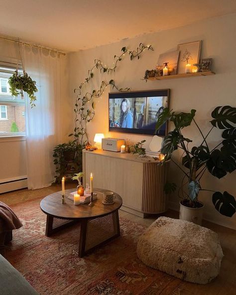 Houses • Instagram Earthy Living Room, Apartment Decorating Living, Dream Apartment Decor, Future Apartment Decor, Small Apartment Living Room, Deco Retro, Cozy Room Decor, Apartment Decor Inspiration, Decor Home Living Room