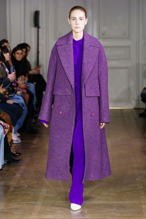 Christian Wijnants Fall 2019 Ready-to-Wear Collection - Vogue Edgy Dress, Fall Fashion Coats, Christian Wijnants, Women Fashion Edgy, Mode Boho, Style Noir, Trends 2022, Fun Fashion, Work Clothes