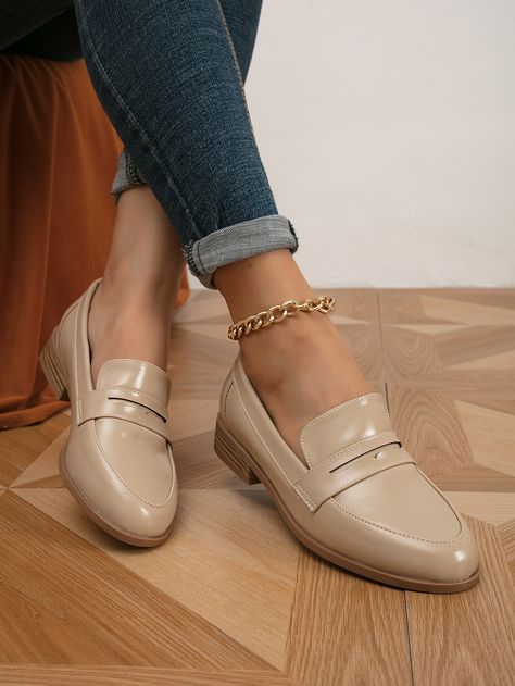 Formal Shoes For Women Flats, Formal Shoes For Women Office, Formal Shoes Women, Brain Diagram, Office Outfits Women Casual, Timeless Shoes, Office Shoes Women, Smart Casual Wear, Office Casual Outfit