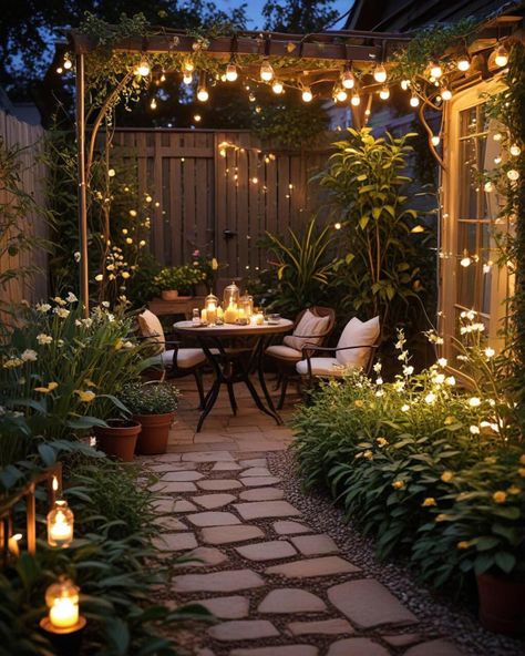 Cosy Garden Ideas Small Spaces, Small Winter Garden Ideas, Garden Simple Design, Hygge Garden Ideas, Small Landscaped Garden, Low Light Garden Outdoor, Small Magical Garden Ideas, Small Cosy Garden, Cozy Small Garden