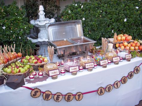 If I had a fall wedding this Carmel apple bar would be a must!!!!!!!!! Candy Apple Bars, Caramel Apple Bar, Wedding Food Bars, Apple Bar, Autumn Wedding Food, Caramel Apple Bars, Deco Buffet, Apple Bars, Harvest Party