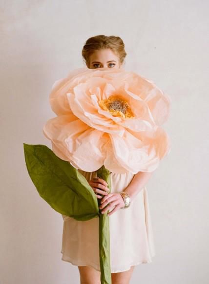 Oversize Paper Flowers Giant Paper Flowers Diy, Diy Fleur, Diy Flores, Fleurs Diy, Diy Papier, Tissue Paper Flowers, Giant Flowers, Giant Paper Flowers, Paper Flowers Diy