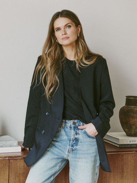 Our Fashion & Creative Director Shares Her 10 Style Rules Creative Director Outfits Women, Minimalist Style Fashion Women, Sheerluxe Outfits, Lu Hough Style, Creative Director Outfit, Lu Hough, Minimalist Fashion Women Outfits, Creative Work Outfit, Building A Wardrobe