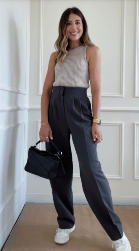 Relaxed Smart Casual Women, Office Lunch Outfit Casual, Modern Work Clothes Women, Workwear Smart Casual, Womens Smart Outfits, Smart Casual Work Outfit Trainers, Smart Casual Work Women, Company Offsite Outfit, Smart Casual Work Outfit Dress