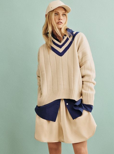 Preppy Cool Style, Cricket Sweater Outfit Women, New Preppy Outfits, Sporty Preppy Outfits, Preppy Moodboard, Varsity Outfit, Tennis Sweater, Sasha Pivovarova, Sporty Fashion