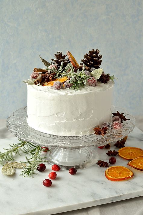 Gingered Christmas Fruitcake With Rustic Decorations - Domestic Gothess Christmas Fruitcake, Christmas Cakes Easy, Cake With Fondant, Fruit Cake Christmas, Christmas Cake Designs, Fruitcake Recipes, Christmas Cake Decorations, Christmas Fruit, Christmas Cake Recipes