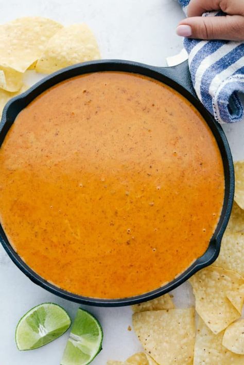 Chili’s Copycat Skillet Queso Skillet Queso Recipe, Skillet Queso, Hormel Chili, Super Easy Appetizers, Queso Recipe, The Recipe Critic, Recipe Critic, Mexican Spices, Velveeta Cheese