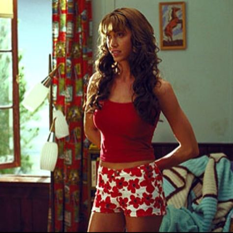 Shannon Elizabeth as Nadia from American Pie. A classic geek crush. Shannon Elizabeth, Bedroom Scene, Celebrity Selfies, Pretty Brunette, American Pie, Alyssa Milano, Celebrities Female, Fashion Models, Pie