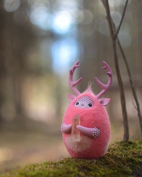 Needle Felted Creatures, Felted Monsters, Felting Halloween, Cute Needle Felting, Needle Felting Ideas, Energy From The Sun, Felted Creatures, Forest Spirits, Felt Monster