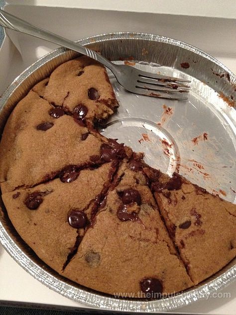 Pizza Hut Ultimate Hershey’s Chocolate Chip Cookie 3 Pizza Hut Cookie, Hershey Chocolate Chip Cookies, Chocolate Chip Cookie Pizza, Chocolate Chip Cookie Pie, Cookie Pizza, Fantasy Baseball, Big Cookie, Food Therapy, Delicacy Food