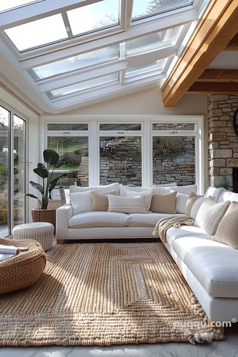 Indoor Sunroom Ideas, All Seasons Room, Small Sunroom Ideas, Sunroom Bedroom, Solarium Room, Modern Sunroom, Sunny Living Room, Florida Bungalow, Indoor Sunroom