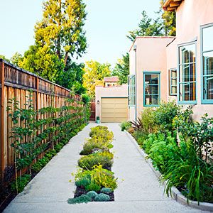 driveway with concrete ribbons and a median planted with echeverias, dwarf daffodils, sedums and creeping thyme. Driveway Design, Driveway Landscaping, Garden Path, Small Space Gardening, Diy Garden Projects, Backyard Projects, Decoration Inspiration, Easy Garden, Front Garden