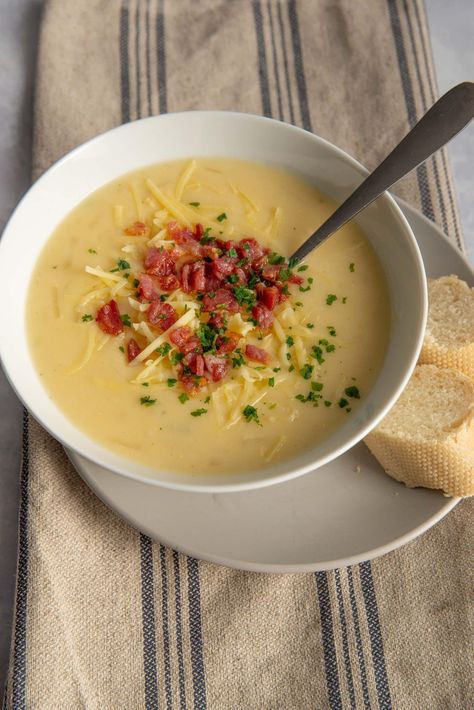 Outback Copycat Walkabout Onion Soup Velveeta Cheese, Bouillon Cube, Savory Soups, Cheese Soup, Onion Soup, Canned Chicken, Picky Eaters, Creamy Sauce, Sweet Onion