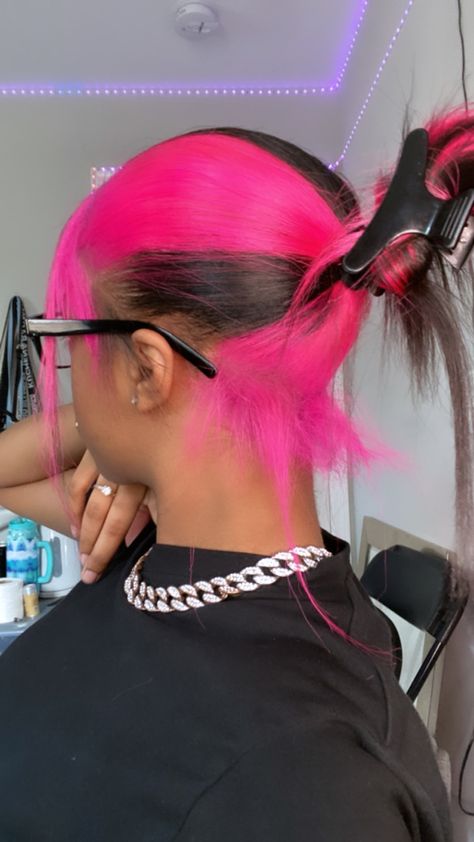 Back Part Of Hair Dyed, Pink On Natural Hair, Peeks Boo Hair, Hair Color In The Back, Ginger With Pink Skunk Stripe, Red Highlights Natural Hair Black Women, Bright Hair Colors Black Women, Color Hair Combinations, Dyed Hair Hairstyles Black Women