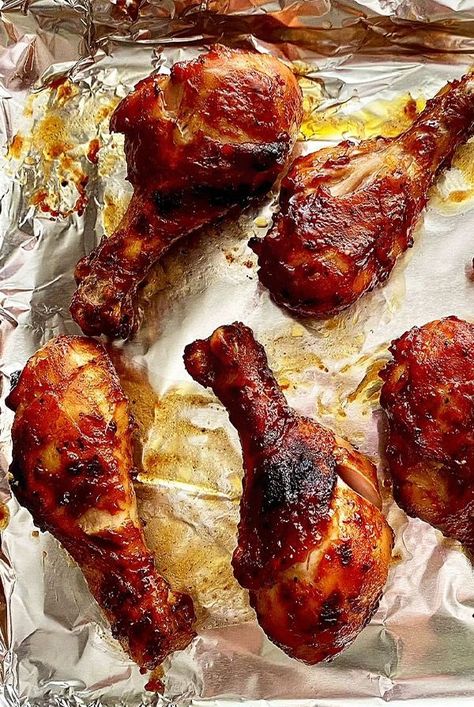 Baked Bbq Chicken Legs, Chicken Legs In Oven, Bbq Chicken Drumsticks, Drumsticks Recipe, Bbq Chicken Legs, Chicken Breast Crockpot Recipes, Crockpot Chicken Breast, Barbeque Chicken, Baked Bbq Chicken