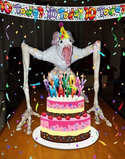 Happy Birthday Cursed, Silly Happy Birthday, Sing Me To Sleep, Happy Birthday Meme, Clowning Around, Birthday Meme, Happy Birthday Images, Birthday Images, Happy Thanksgiving