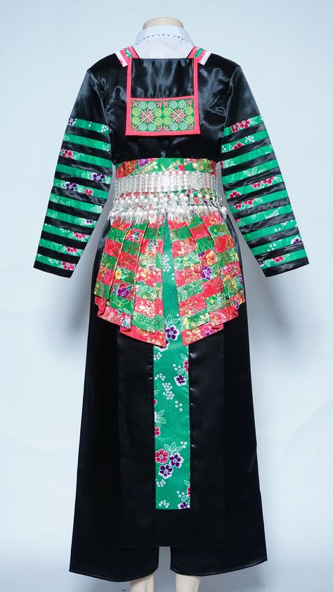 Hmong Pattern, Hmong Clothing, Hmong Fashion, Paj Ntaub, Hmong Clothes, Accessory Ideas, Floral Outfit, Pants Length, Custom Clothes