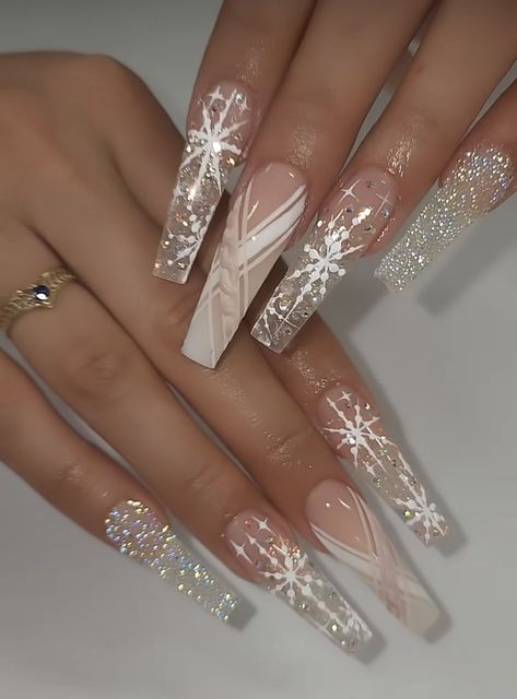 Icy Nails Winter, Nails For Christmas Holiday, White Christmas Nail Designs, Icicle Nails, Ice Nails, 2023 Nails, Anime Nails, Winter Nails Acrylic, Glamour Nails