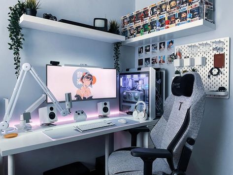 Bilik Idaman, Computer Gaming Room, Computer Desk Setup, Gamer Setup, Home Studio Setup, Gamer Room Decor, Pc Gaming Setup, Video Game Room Design, Desktop Setup