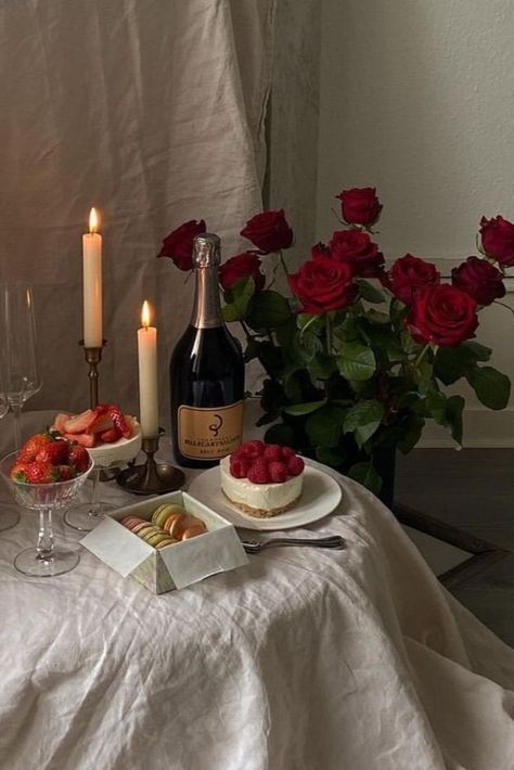 Aesthetic Valentines Day, Candle Photoshoot, Valentines Proposal, Aesthetic Valentines, Valentines Day Crafts, Day Date Ideas, Valentine Photo Shoot, Decor Valentines Day, Valentine Candles