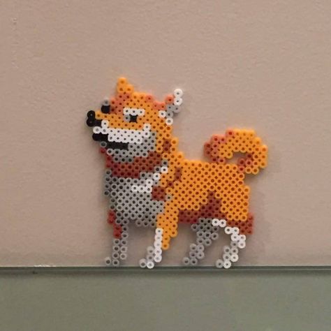 Meme Perler Beads, Pixel Art Dog, Perler Beads Art, Perler Bead Ideas, Cute Fridge, Hama Art, Pokemon Perler Beads, Pixel Beads, Melty Bead Patterns