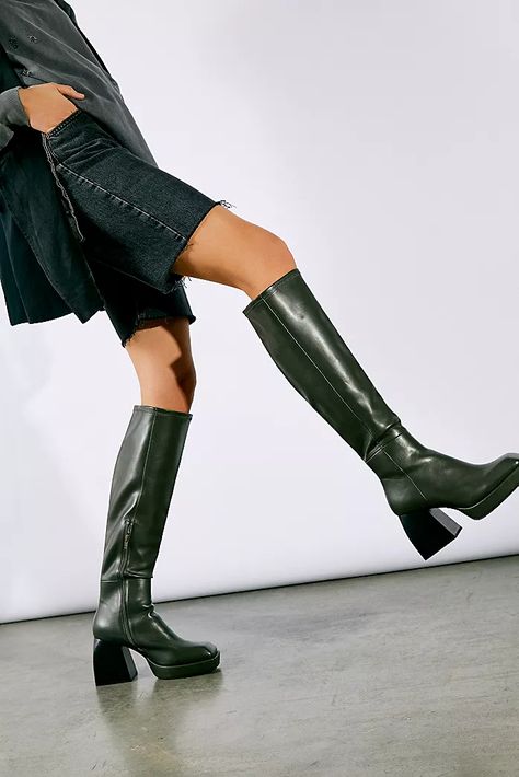 Platform Boots Outfit, Upcoming Fashion Trends, Boots Knee, Jeffrey Campbell Shoes, Chunky Platform, Platform Boots, Boots Outfit, Jeffrey Campbell, Leather Design