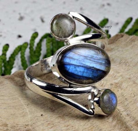 Jewelry Quotes, Labradorite Jewelry, Casting Jewelry, Find Joy, Labradorite Ring, Women Ring, Classic Ring, 925 Silver Rings, Cleaning Jewelry