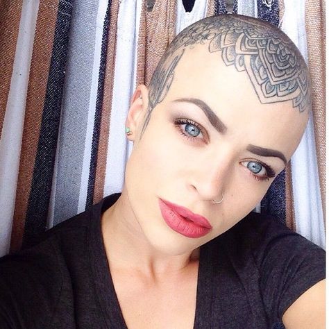 For when I get brave with my Alopecia. Head Tattoo Hair, Bald Tattoo, Bald Head Tattoo, Hairline Tattoos, Scalp Tattoo, Donne Calve, Bald Head Women, Girls With Shaved Heads, Tattoed Women