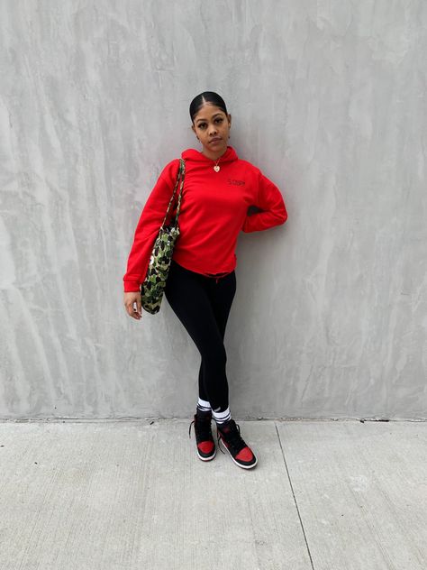 Jordan 11 Bred Outfit Women, Red Nike Hoodie Outfit, Bred 1s Outfit, Red Jordan 1 Outfit, Jordan 1 Outfit Women Winter, Jordan 11 Outfit Women, Jordan 1 Outfit Women, Cute Couple Outfits, Cute Lazy Outfits