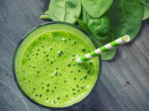 Smoothie vert kiwi épinard banane - Recette de cuisine Marmiton : une recette Healthy Breakfast Choices, Best Green Smoothie, Nutribullet Recipes, Smoothie Detox, Fat Burning Smoothies, Spinach Smoothie, Healthy Juice Recipes, Protein Shake Recipes, Green Smoothie Recipes