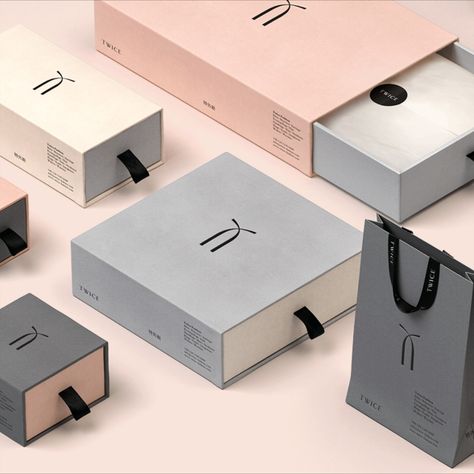 Clean Product Packaging Design Example Twice Fashion, Etsy Packaging, Luxury Packaging Design, Cosmetic Packaging Design, Custom Jewelry Box, Jewelry Drawer, Fashion Packaging, Design Presentation, Box Packaging Design