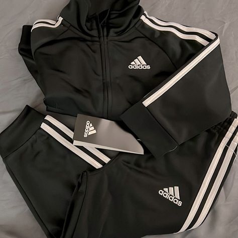 Adidas track suit NWT Nike Jogging Suits, Town Outfits, Adidas Set, Boy Activewear, Pants Adidas, Modesty Outfits, Adidas Track Suit, Adidas Tracksuit, Boys Graphic Tee