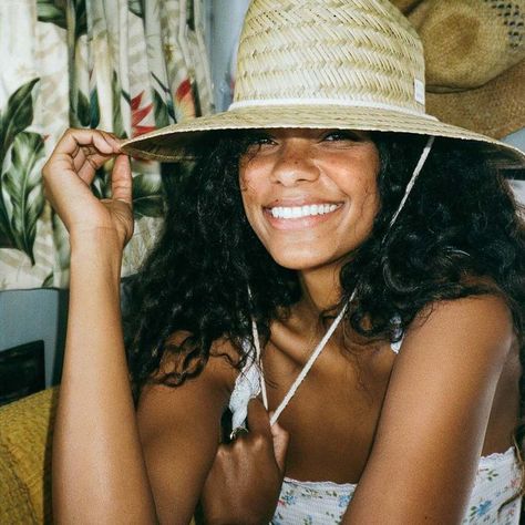 Keep Your Face Protected with The 23 Best Sun Hats (They're Cute, Too) Beach Sun Hats For Women, Straw Lifeguard Hat, Straw Hat Aesthetic, Florence Outfits, Straw Hat Outfit, Straw Hats Outfit, Hawaii Birthday, Straw Hats For Women, Beach Hats For Women