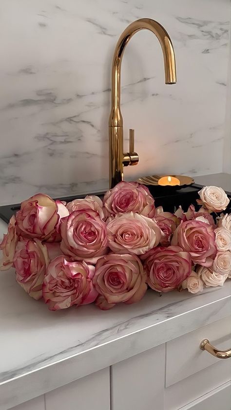 Beautiful Bouquet Of Flowers, Luxury Flowers, Bouquet Of Flowers, Beautiful Bouquet, Flowers Photography, Roses, Flowers, Photography, Pink