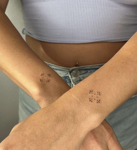 Mini Ornamental Tattoo, Domino Tattoo, Decorative Tattoos, Spain Tattoo, Dutch Tattoo, Dot Tattoos, Handpoke Tattoo, Petite Tattoos, Hand Poked Tattoo