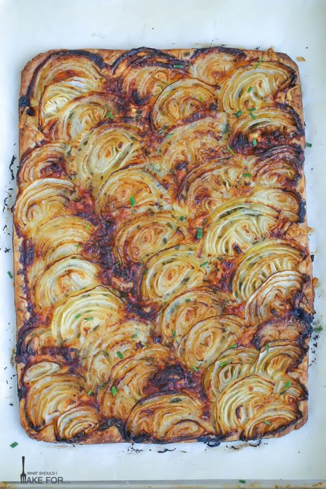 French Onion Tart French Onion Tart, Onion Tart Recipe, Resep Pizza, Onion Tart, Roasted Onions, Pastry Crust, Savory Tart, Tart Recipe, Onion Recipes