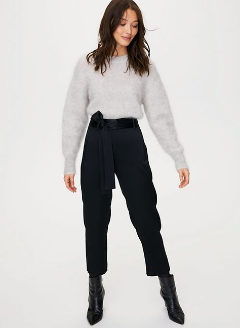 Work Clothes Women Professional, High Waisted Trousers Outfit, Trousers Outfit Winter, Aritzia Outfit, Tie Front Pants, Trouser Outfit, Formal Office, Jumpsuit Trousers, Business Casual Outfits